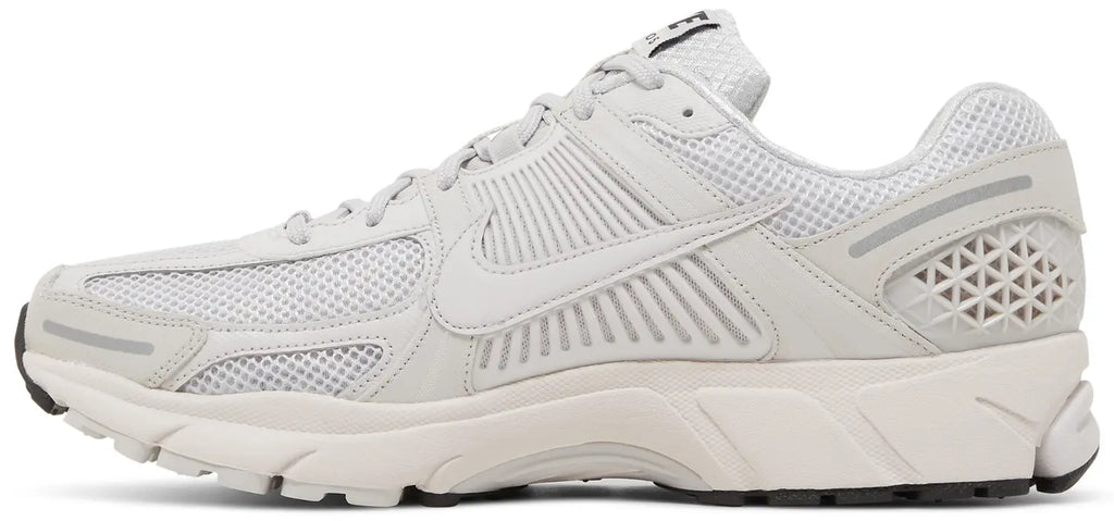 Nike - Zoom Vomero 5 - White - Vue 1