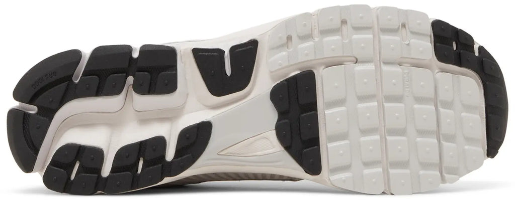 Nike - Zoom Vomero 5 - White - Vue 3