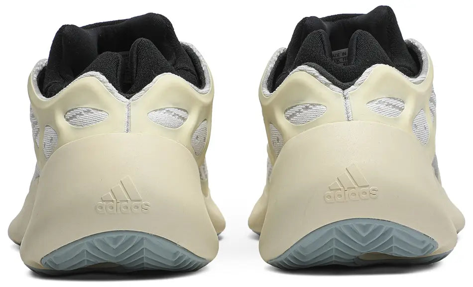 Yeezy - 700 V3 - Beige - Vue 4