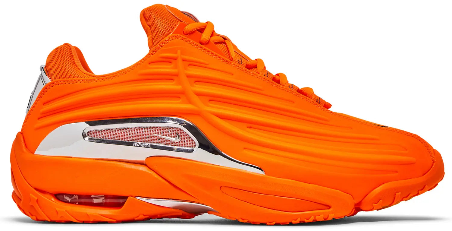 Nike - Hot Step 2 x NOCTA - Orange - Vue 1