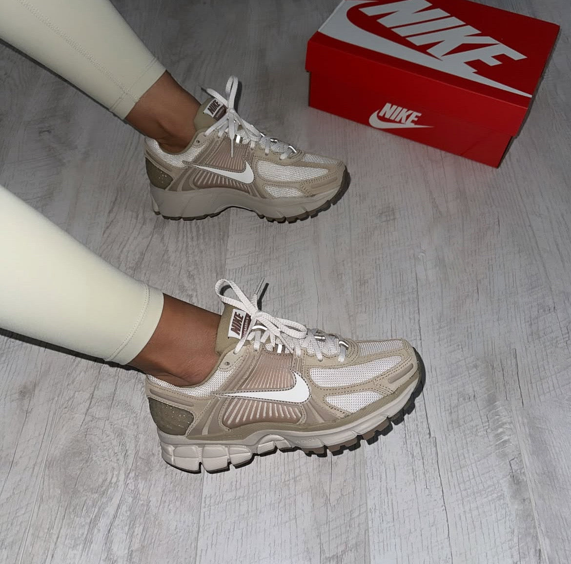 Nike - Zoom Vomero 5 - Khaki Sesame - Vue 1