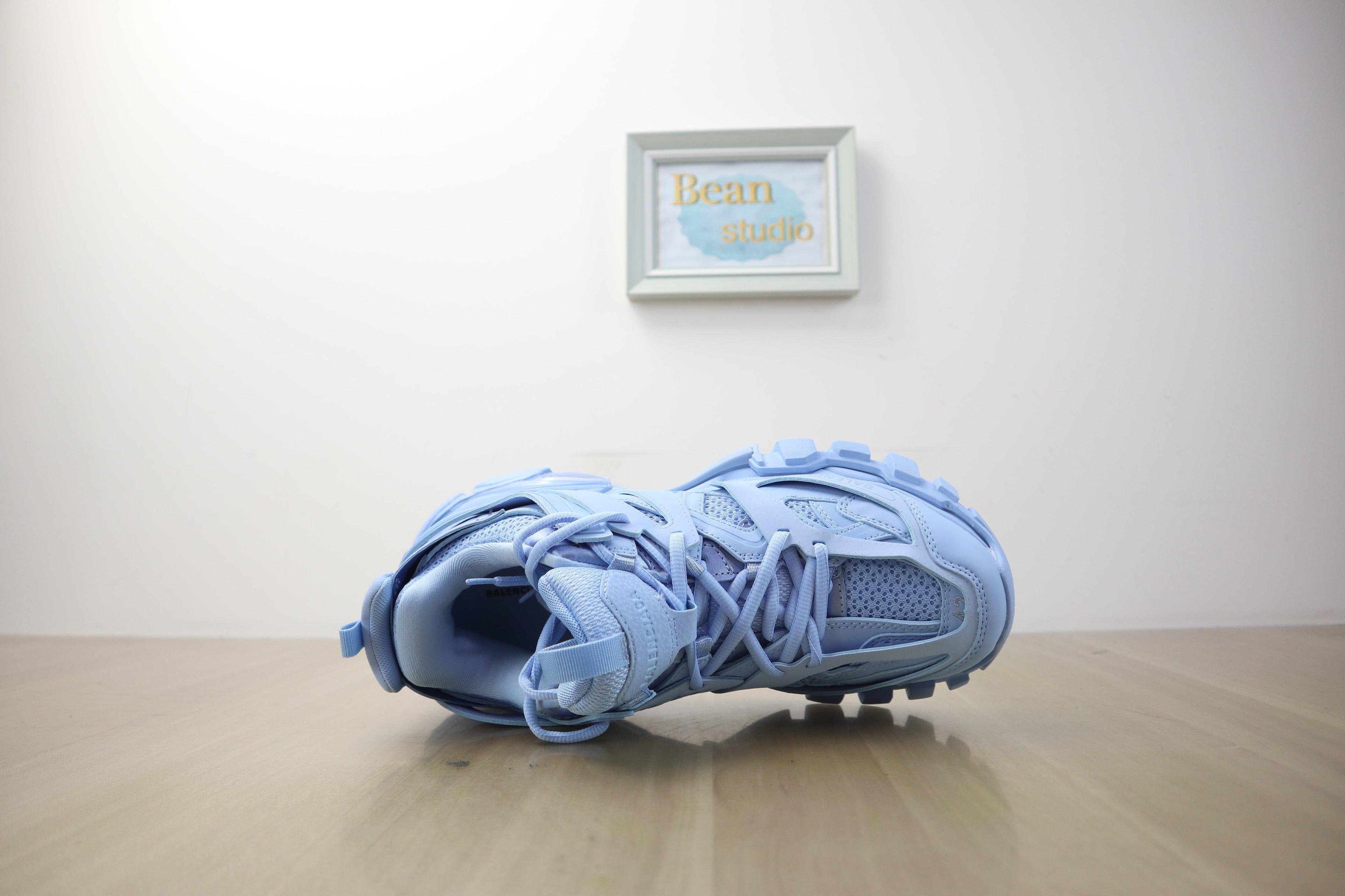 Balenciaga - Track - Bluesky - Vue 3