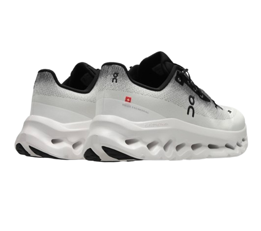On - Cloudtilt - Black / Ivory - Vue 4