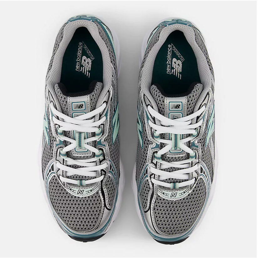 New Balance - 740 - Argent Métallisé Avec New Spruce Et Clay Ash - Vue 4